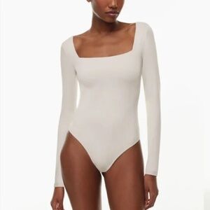 Aritzia Babaton Contour Squareneck Longsleeve Bodysuit - White Sand - S - NWT